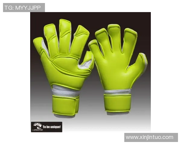 足球守门员手套的选择与品牌推荐 揭秘顶级球星背后的秘密装备